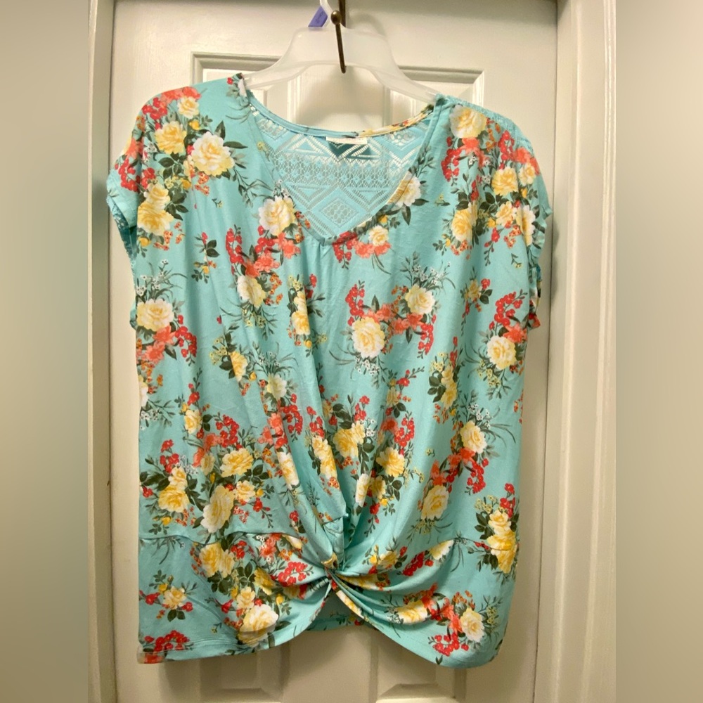 Floral drapping lace back top
